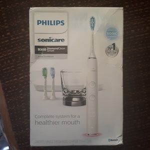 Phillip's  9300 sonic care diamond clean smart